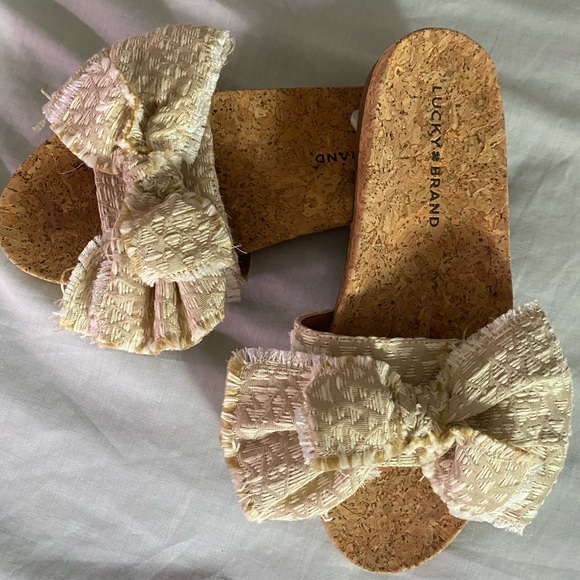 LUCKY BRAND slides NEW Sz 7 /37.5 NWT - Picture 1 of 8
